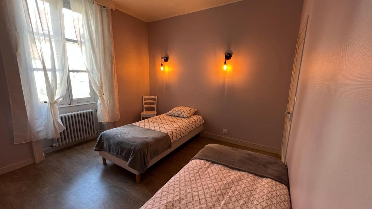 Appartement T4 70M2 - Meuble - Centre Ville - Proche Thermes Lons-le-Saunier Bagian luar foto