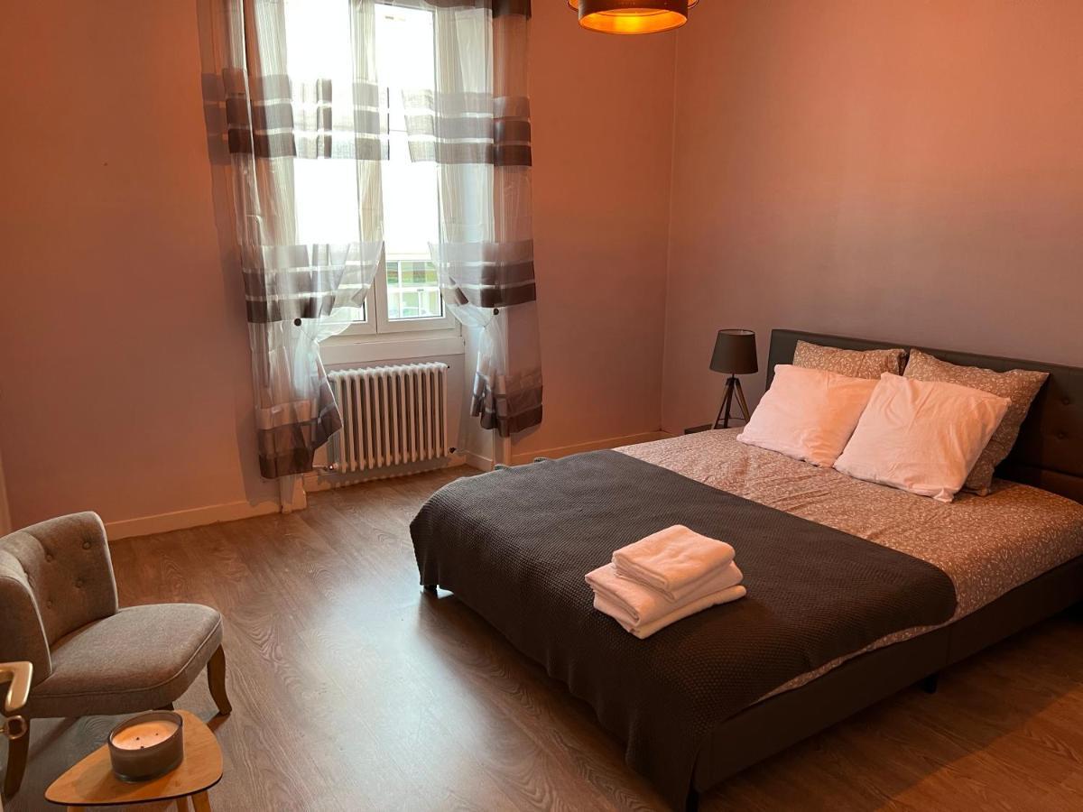 Appartement T4 70M2 - Meuble - Centre Ville - Proche Thermes Lons-le-Saunier Bagian luar foto