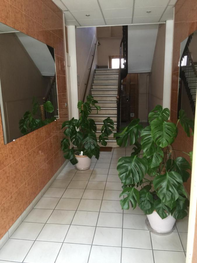 Appartement T4 70M2 - Meuble - Centre Ville - Proche Thermes Lons-le-Saunier Bagian luar foto