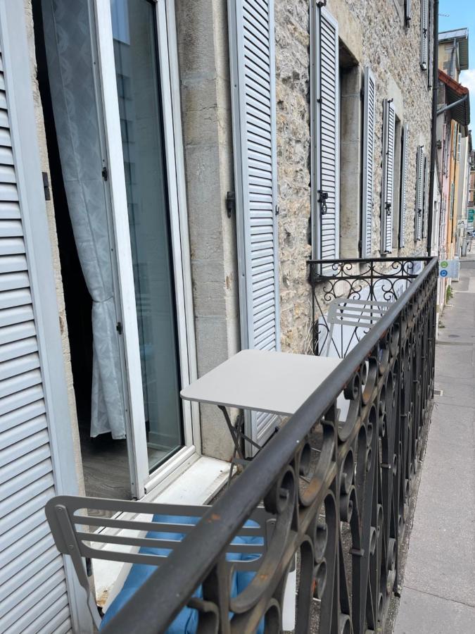 Appartement T4 70M2 - Meuble - Centre Ville - Proche Thermes Lons-le-Saunier Bagian luar foto